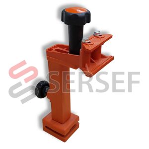 ZAMPINA CUADRA CON STAFFA PORTALAMA A 2 MANOPOLAS STANDARD. MARCA FM