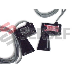 JUEGO DE FOTOCELDAS EMISION-RECEPCION MARCA SICEST MODELO SRT-911/15 U 600 10-30 VDC.